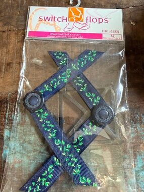 Switchflops The Jessy Navy Flip Strap with Green Leaf Print